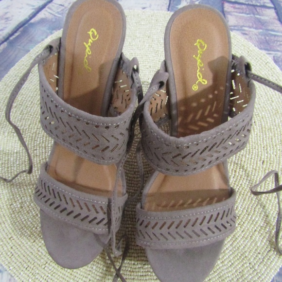 qupid lace up sandals